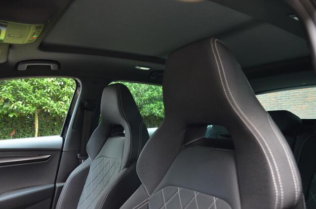 Skoda Karoq 1.5 TSI ACT Sportline Business Automaat/Led/Pdc/Ecc/Panoramadak/Stuur&Stoelverwarming/Virtual Cockpit/Achteruitrijcamera/Cr-Control adaptief/Canton/Privacy-Glass/19-Inch Lmv/Trekhaak