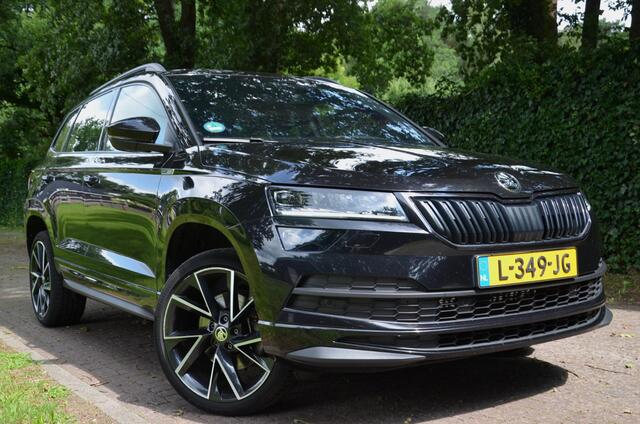 Skoda Karoq 1.5 TSI ACT Sportline Business Automaat/Led/Pdc/Ecc/Panoramadak/Stuur&Stoelverwarming/Virtual Cockpit/Achteruitrijcamera/Cr-Control adaptief/Canton/Privacy-Glass/19-Inch Lmv/Trekhaak