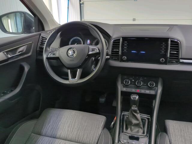 Skoda Karoq 1.5 TSI ACT Business Edition Wegklapbare trekhaak - Keyless entry & Go - Achteruitrijcamera