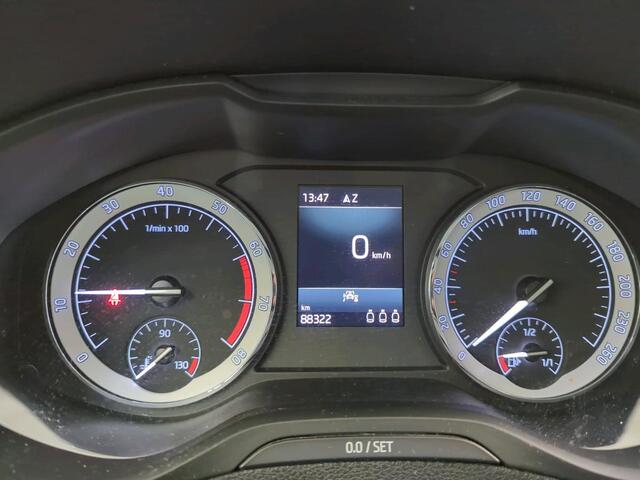 Skoda Karoq 1.5 TSI ACT Business Edition Wegklapbare trekhaak - Keyless entry & Go - Achteruitrijcamera