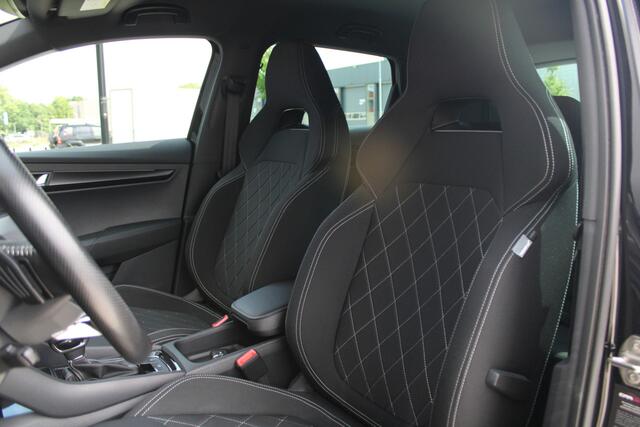 Skoda Karoq 1.5 TSI ACT Sportline Business 150pk - ACC - Navi - Stoel-stuurverwarming - PDC - Rijklaar