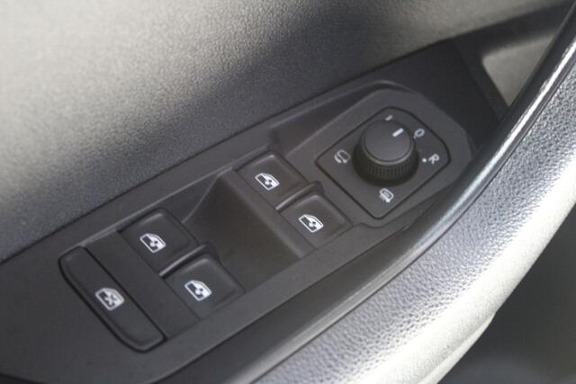 Skoda Karoq 1.5 TSI ACT Sportline Business 150pk - ACC - Navi - Stoel-stuurverwarming - PDC - Rijklaar