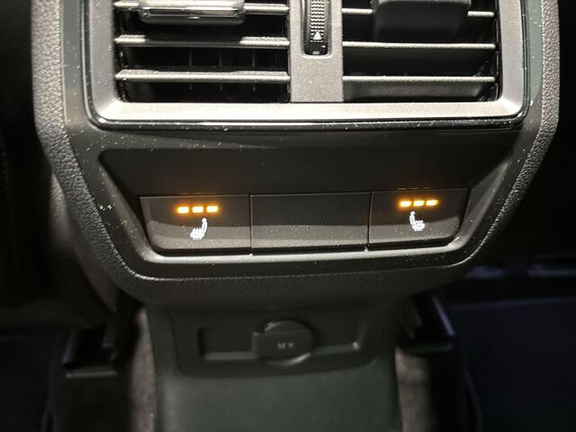 Skoda Karoq 1.5 Tsi 150pk DSG ACT Sportline Business · Camera · Panoramadak · Elek. Voorstoelen · Elek. Achterklep · Apple/Android Car Play · 18'' Inch · Garantie t/m 23-10-2026