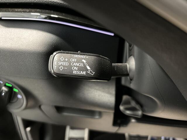 Skoda Karoq 1.5 Tsi 150pk DSG ACT Sportline Business · Camera · Panoramadak · Elek. Voorstoelen · Elek. Achterklep · Apple/Android Car Play · 18'' Inch · Garantie t/m 23-10-2026
