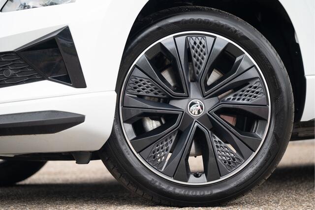 Skoda Karoq 1.5 TSI ACT Sportline Business | Adapt. Cruise | Elek. Trekhaak | DCC | Virtual | Navi | Apple CarPlay