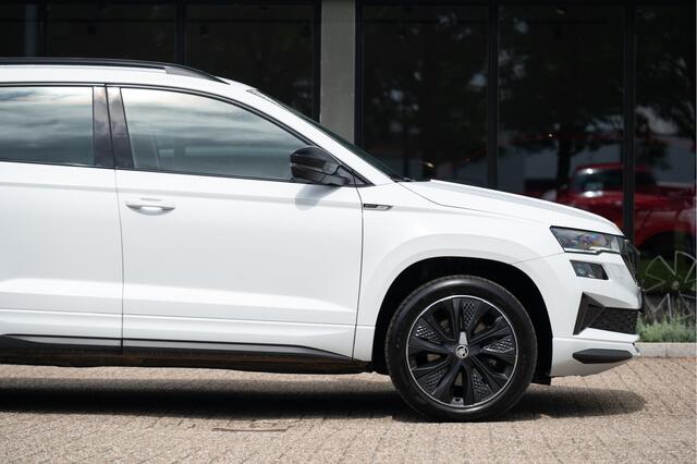 Skoda Karoq 1.5 TSI ACT Sportline Business | Adapt. Cruise | Elek. Trekhaak | DCC | Virtual | Navi | Apple CarPlay