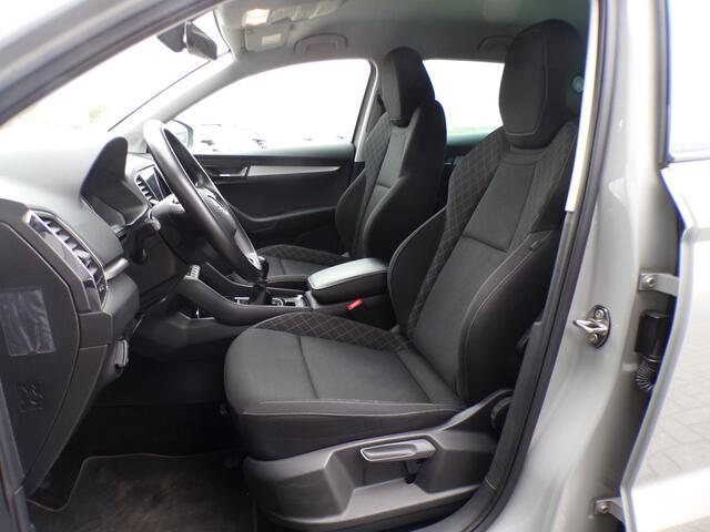 Skoda Karoq 1.0 TSI Business Edition, Carplay + Android Auto / Navigatie / Sensoren / Climate Control / 16'' LMV