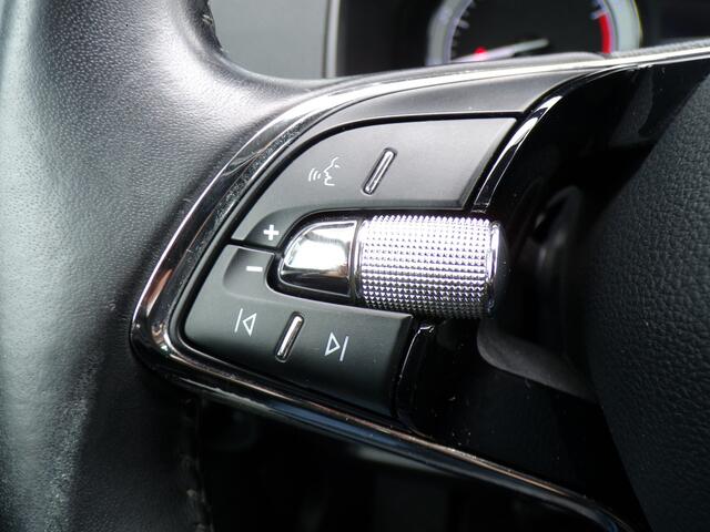 Skoda Karoq 1.0 TSI Business Edition, Carplay + Android Auto / Navigatie / Sensoren / Climate Control / 16'' LMV