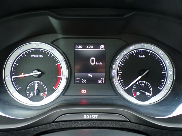 Skoda Karoq 1.0 TSI Business Edition, Carplay + Android Auto / Navigatie / Sensoren / Climate Control / 16'' LMV