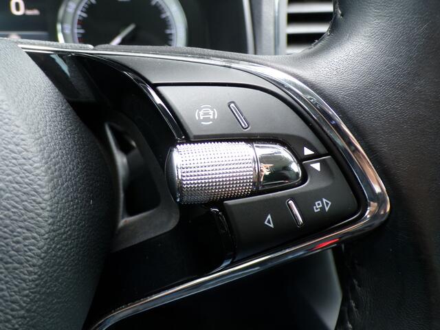 Skoda Karoq 1.0 TSI Business Edition, Carplay + Android Auto / Navigatie / Sensoren / Climate Control / 16'' LMV