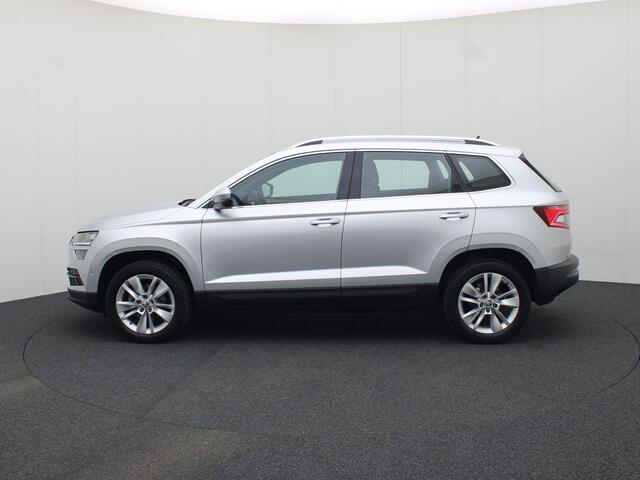 Skoda Karoq 1.5 TSI/150PK DSG ACT Business Edition Plus · Panoramadak · Navigatie · Camera + parkeersensoren · Elek. Trekhaak