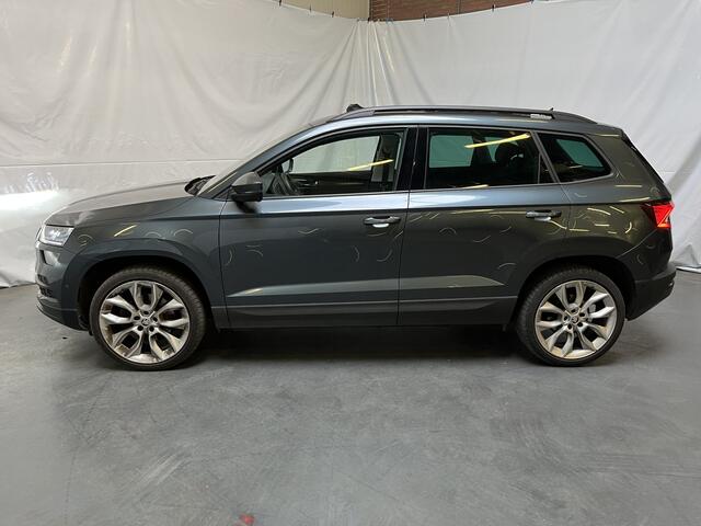 Skoda Karoq 1.5 TSI ACT Style / AUTOMAAT/ LEDER/ PANO/ ELEKTR. STOEL/ STOEL VERWARM V+A/ ADAPT. CRUISE/ DIGITAL DASH/ PARK. SENSOREN + CAMERA/ SMARTLINK/ MATRIX/ 19"/ KEYLESS