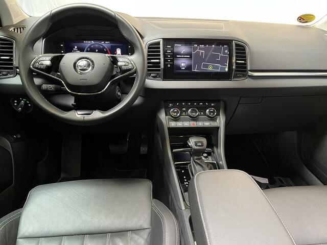 Skoda Karoq 1.5 TSI ACT Style / AUTOMAAT/ LEDER/ PANO/ ELEKTR. STOEL/ STOEL VERWARM V+A/ ADAPT. CRUISE/ DIGITAL DASH/ PARK. SENSOREN + CAMERA/ SMARTLINK/ MATRIX/ 19"/ KEYLESS