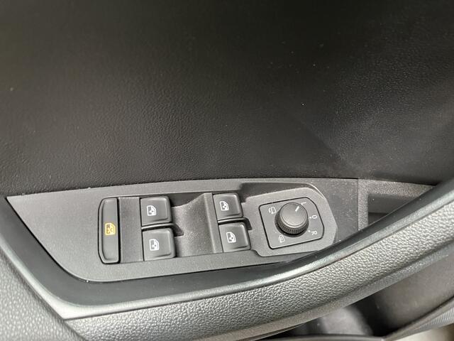 Skoda Karoq 1.5 TSI ACT Style / AUTOMAAT/ LEDER/ PANO/ ELEKTR. STOEL/ STOEL VERWARM V+A/ ADAPT. CRUISE/ DIGITAL DASH/ PARK. SENSOREN + CAMERA/ SMARTLINK/ MATRIX/ 19"/ KEYLESS