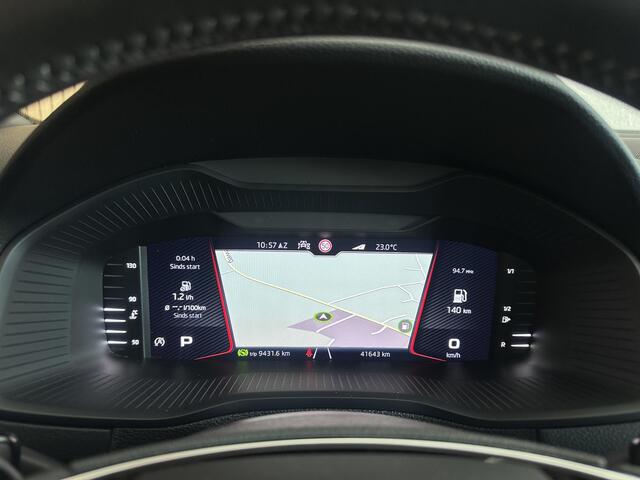 Skoda Karoq 1.5 TSI ACT Sportline Business Panormadak | Trekhaak | Stoelverwarming