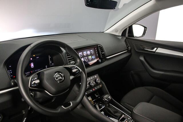 Skoda Karoq Selection 1.5 TSI 150pk DSG Automaat Adaptive cruise control, Achteruitrijcamera, Elektrische achterklep, Navigatie, Stoelverwarming, Parkeersensoren, LED koplampen