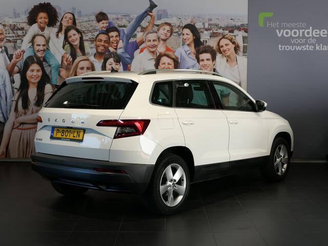 Skoda Karoq 1.5 TSI ACT Style *AUTOMAAT* *Incl. Wegklapbare trekhaak!* - Camera, navi, voorstoelen en achterbank verwarmd!