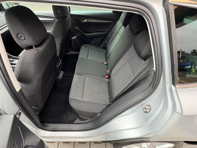 Skoda Karoq 1.0 TSI Apple Carplay, LED, Elekt. Stoel, Trekhaak. LUXE!!