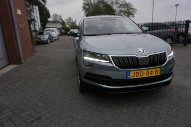 Skoda Karoq 1.5 TSI ACT 150PK STYLE BUSINESS EDITION CAMERA ELECTR.STOEL+MEMORY STOELVERWARMING V+A ANDROID/APPLECARPLAY NAVI LED ADAPTIEVE CRUISE KEYLESS CLIMA ENZ...
