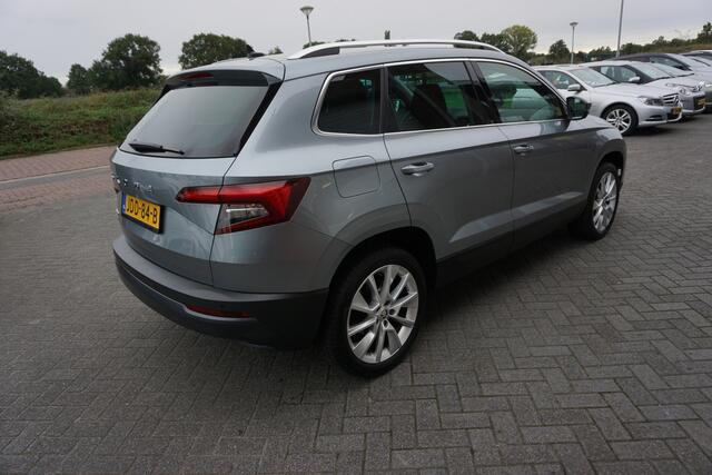 Skoda Karoq 1.5 TSI ACT 150PK STYLE BUSINESS EDITION CAMERA ELECTR.STOEL+MEMORY STOELVERWARMING V+A ANDROID/APPLECARPLAY NAVI LED ADAPTIEVE CRUISE KEYLESS CLIMA ENZ...