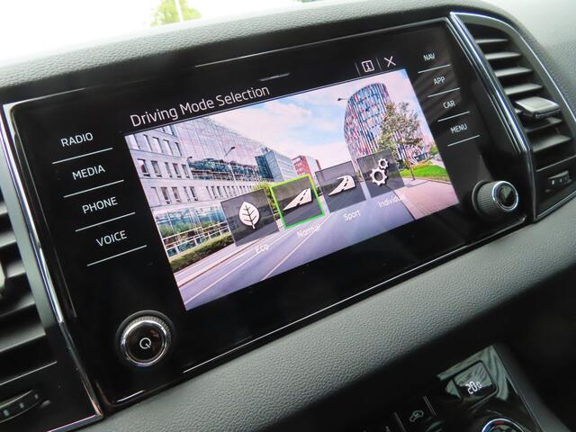 Skoda Karoq 1.5 TSI ACT Business Edition | camera | adaptive cruise |