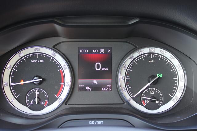 Skoda Karoq 1.5 TSI ACT Style Business | Adaptieve cruise | Stoelverwarming | Navigatie | Trekhaak |