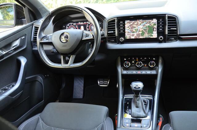 Skoda Karoq 1.5 TSI ACT Sportline Business Automaat/Navi/Audio installatie premium/Led/Pdc/Ecc/Stoelverwarming/Virtual Cockpit/Achteruitrijcamera/Cr-Control adaptief//Privacy-Glass