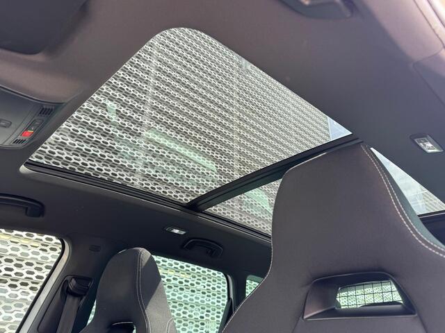 Skoda Karoq 1.5 TSI ACT Sportline Business / Digitaal dashboard / Panoramadak / Zwenkbare trekhaak / Parkeersensoren V+A / App connect / Lichtmetaal 19 inch / **