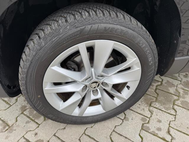 Skoda Karoq 1.0 TSI Greentech Business Edition / NAP / Trekhaak wegklapbaar / Dealer onderhouden / Camera / Cruise control / PDC.