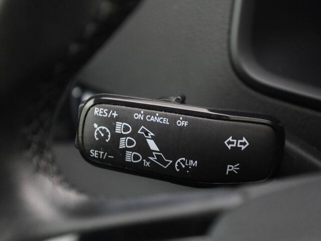 Skoda Karoq 1.5 TSI ACT Ambition DSG · Navigatie · Camera + Parkeersensoren · Stoelverwarming