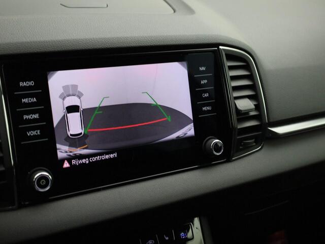 Skoda Karoq 1.5 TSI ACT Ambition DSG · Navigatie · Camera + Parkeersensoren · Stoelverwarming