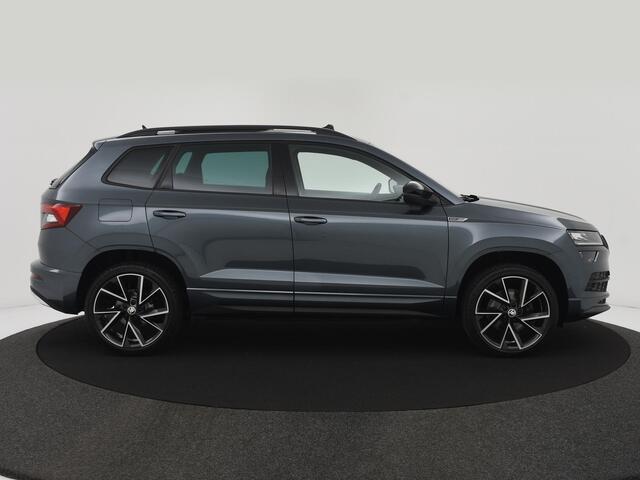 Skoda Karoq 1.5 TSI 150PK ACT Sportline Business AUTOM. TREKH|PANODAK|ELEK.ACHTERKLEP|STOEL+STUURVERW|LED|CAMERA|19INCH|NAVI