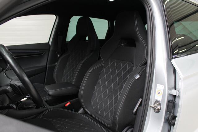 Skoda Karoq 1.5 TSI ACT Sportline DSG Automaat Navigatie | Led | Blackline | Stoelverwarming