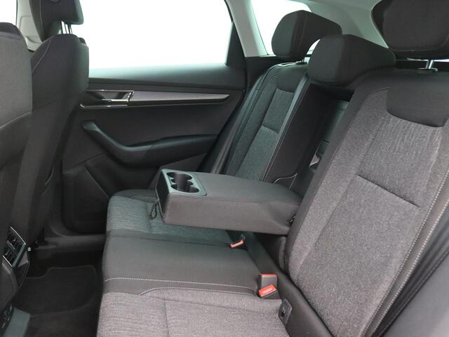 Skoda Karoq 1.0 TSI Business Edition Plus 115PK Achteruitrijcamera, Keyless, Cruise Controle, Navi, Clima, Trekhaak, 17" LM Velgen