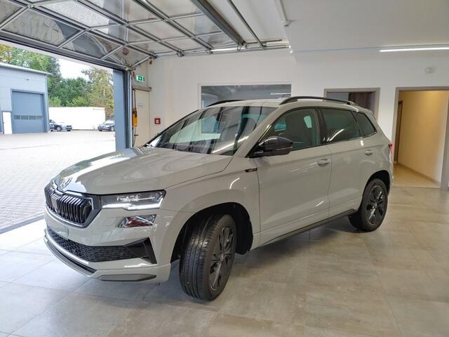 Skoda Karoq 1.5 TSI DSG SPORTLINE TREKHAAK/CAMERA/CARPLAY/ACC/STOELVERW/E-KLEP