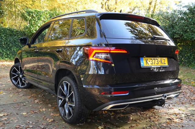 Skoda Karoq 1.5 TSI ACT Sportline Business Automaat/Navi/Audio installatie premium/Led/Pdc/Ecc/Stoelverwarming/Virtual Cockpit/Achteruitrijcamera/Cr-Control adaptief/Privacy-Glass/Panoramadak