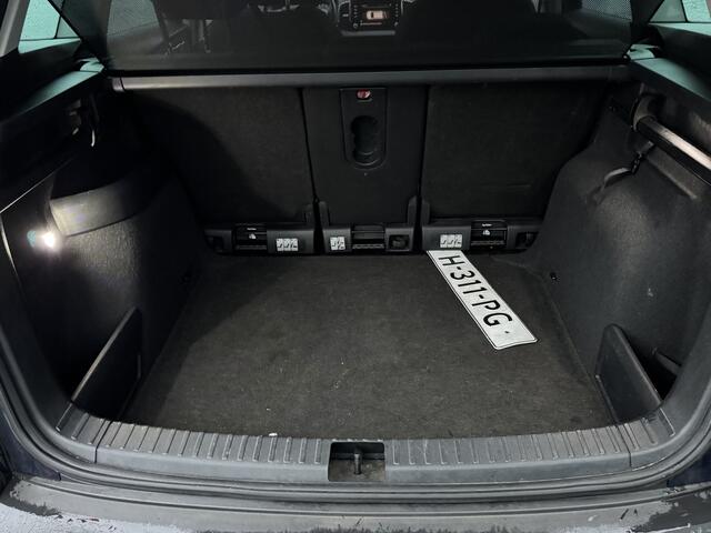 Skoda Karoq 1.0 TSI 115pk H6 Business Edition Navigatie Stoelverwarming Trekhaak Camera