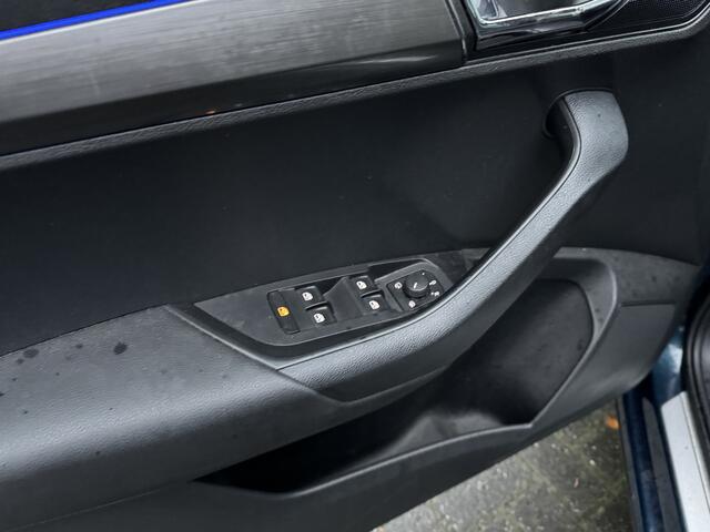 Skoda Karoq 1.0 TSI 115pk H6 Business Edition Navigatie Stoelverwarming Trekhaak Camera