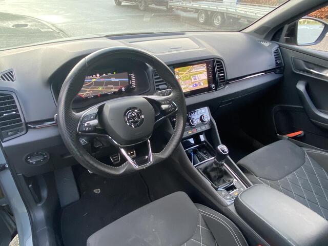 Skoda Karoq 1.5 TSi 150pk ACT Sportline Business met o.a. stoel-/stuurverwarming, LED, 19", virtual cockpit, etc.