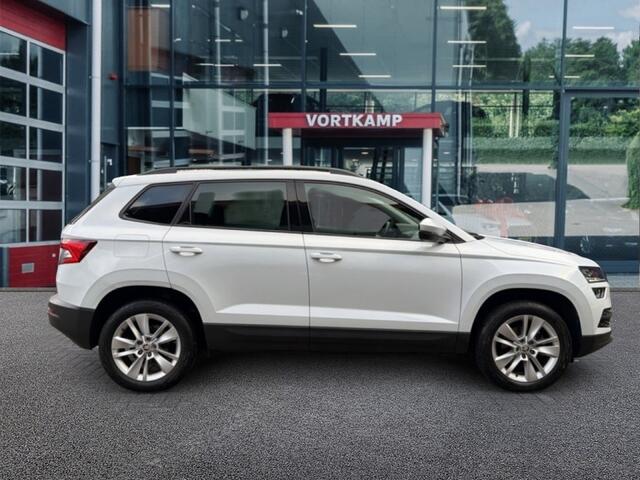 Skoda Karoq 1.5 TSI DSG AMBITION TREKHAAK/CAMERA/NAVI/CARPLAY/ACC/STOELVERW