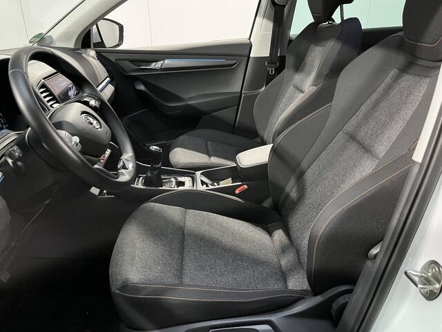 Skoda Karoq 1.0 TSI Ambition / CRUISE/ SMARTLINK/ PARK. SENSOREN + CAMERA/ CLIMA/ STOEL VERWARM./ BLUETOOTH/ LED/ DAB