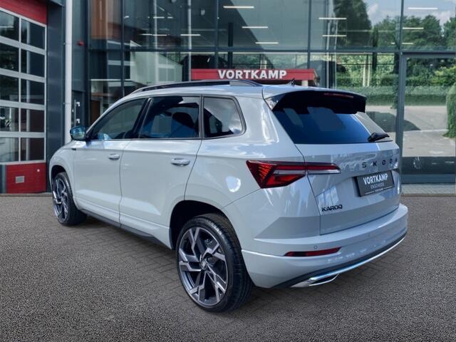 Skoda Karoq 1.5 TSI DSG SPORTLINE PANO-DAK/TREKHAAK/CAMERA/CARPLAY/ACC/STOELVERW