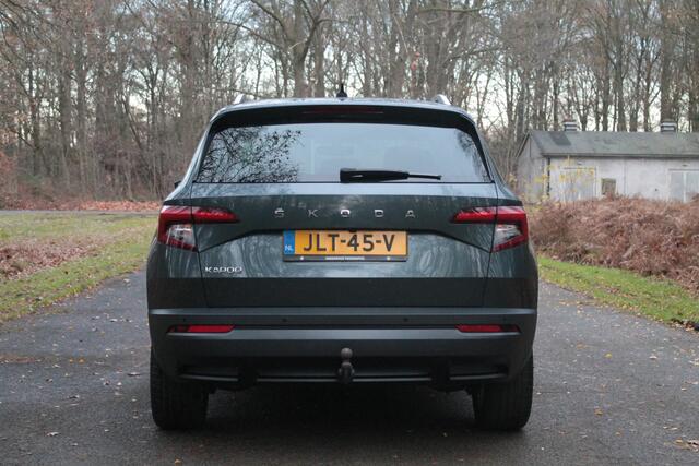 Skoda Karoq 1.5 TSI ACT Business Edition Plus | Trekhaak | Carplay | ACC | Camera