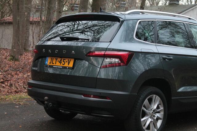 Skoda Karoq 1.5 TSI ACT Business Edition Plus | Trekhaak | Carplay | ACC | Camera