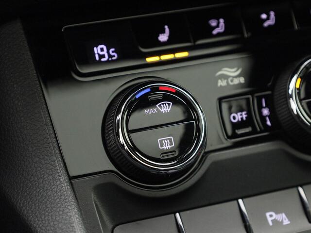 Skoda Karoq 1.5TSI/150pPK Sportline Business DSG · Panoramadak · Camera · Trekhaak · Apple/Android Car Play