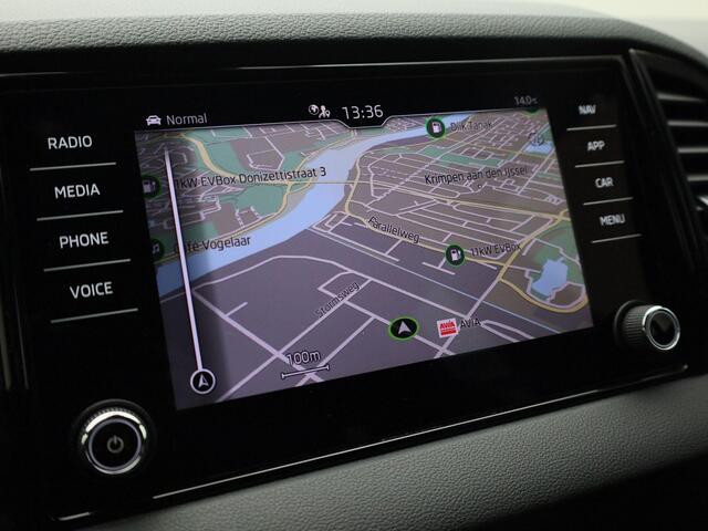 Skoda Karoq 1.5TSI/150PK ACT Sportline DSG · Navigatie · Camera + Parkeersensoren · Stoel-& stuurverwarming · Garantie tot februari 2027 of 60000km.