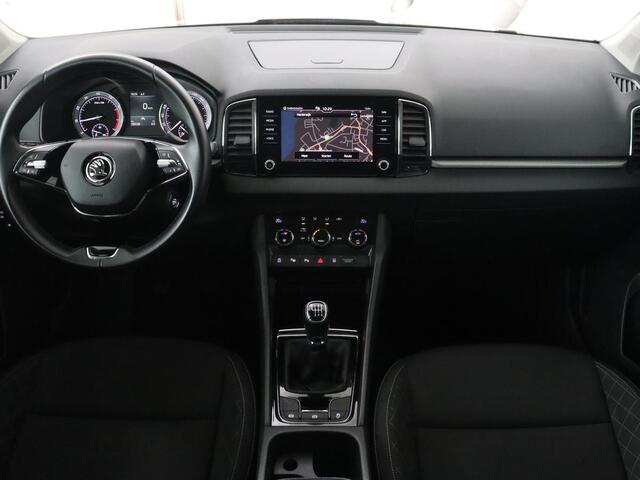 Skoda Karoq 1.0 TSI Business Edition | Panoramadak | Trekhaak | Carplay | Navigatie | Park Assist | Climate control | DAB | Cruise control | Bluetooth