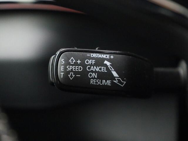 Skoda Karoq 1.5TSI/150PK ACT Sportline Business DSG · Panoramadak · 19'' Velgen · Apple/Android Car Play