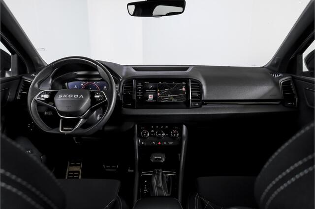 Skoda Karoq 1.5 TSI ACT Sportline Business 150 PK - Automaat | Elek. Trekhaak | Dig. Cockpit | Adapt. Cruise | PDC | Camera | NAV + App. Connect | ECC | DAB | LM 18" | 2863