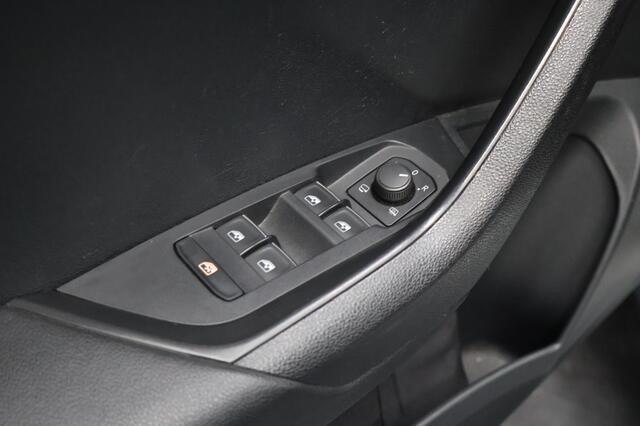 Skoda Karoq 1.5 TSI ACT Style Business 150pk Automaat | Trekhaak | Canton